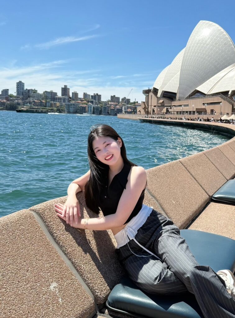 Charinrat Phaapsawan น้องเฟญ่า Shafston Sydney
